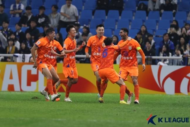 亚冠-克雷桑传射费莱尼带伤破门 泰山客场2-0仁川联