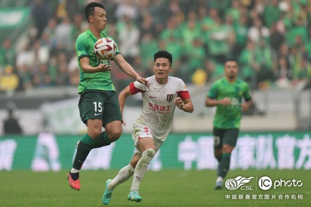 超战报丨上海海港1-1山东泰山 北京国安2-3成都蓉城