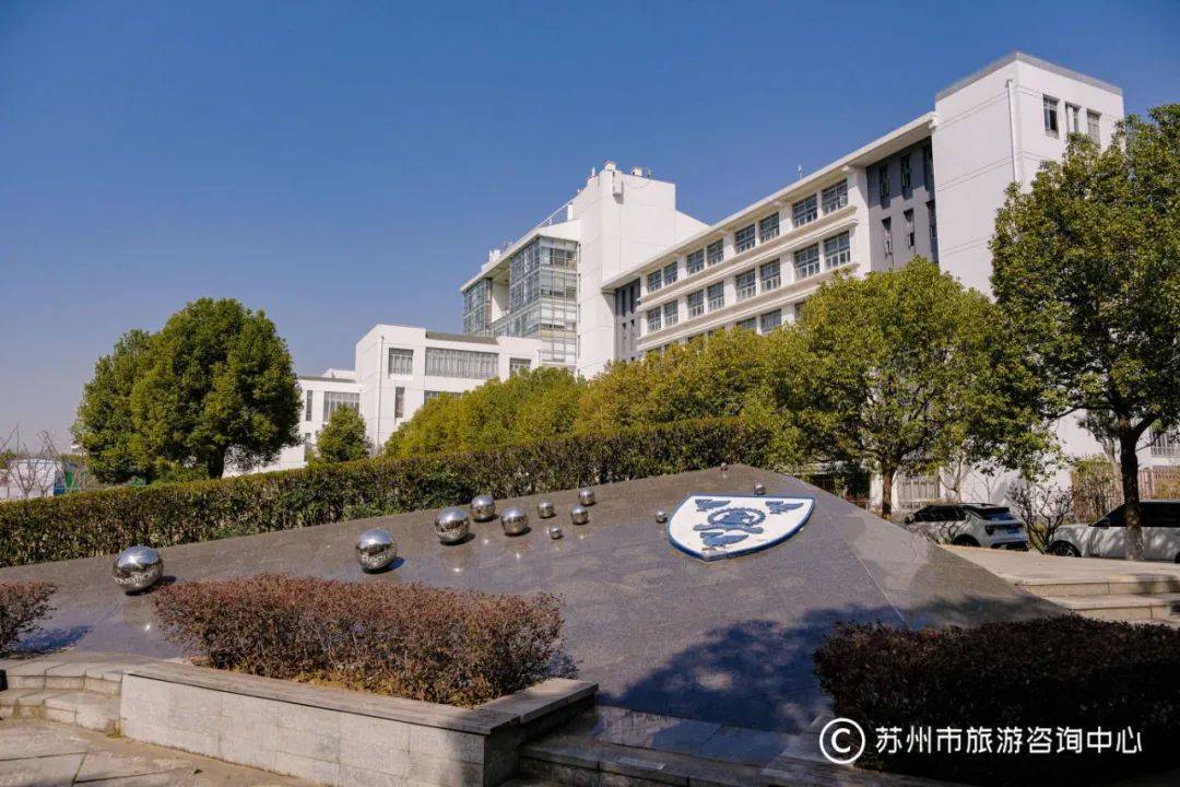 周末好天气！西交利物浦大学逛校园、赏樱花、打卡“涂鸦隧道”吧